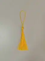 Borla para llavero amarillo