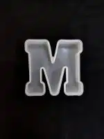 Molde de silicona letra "M"